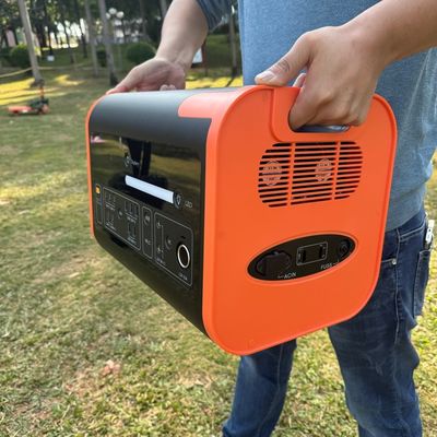 AT22 220V Điện lực di động 2200W Peak 4400W pin lithium cho cắm trại và khẩn cấp