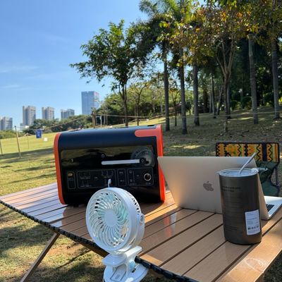25kg LiFePO4 Generator năng lượng mặt trời AC / DC 2200W Lưu trữ năng lượng khẩn cấp