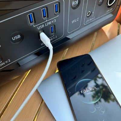 Tùy chỉnh Sức mạnh cao nhất 4400W Nhà máy điện mặt trời Sản lượng điện cao bền Đèn di động