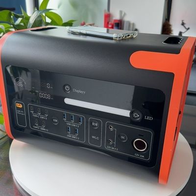 Nguồn điện di động ngoài trời 220V với tần số đầu ra điện năng cao 50/60Hz
