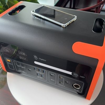Bảng năng lượng mặt trời để sạc nhanh Lithium Đường điện di động Tần số đầu ra 50/60Hz