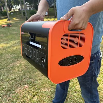 2200W Điện lực di động di động đỉnh 4400W Gia đình Cắm trại RV Nhà máy năng lượng mặt trời cho năng lượng