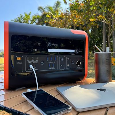 Nhà máy năng lượng mặt trời ngoài trời khẩn cấp 2000W với USB và tùy chỉnh tùy chọn màu sắc