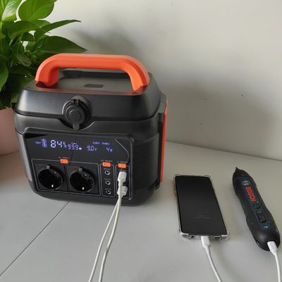 S6 600W điện di động Nhà máy điện mặt trời với pin lithium và đầu ra sóng sinus