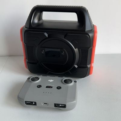 Máy phát năng lượng mặt trời 300W AC DC Cấp phí USB kiểu C cho trạm sạc ngoài trời