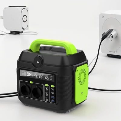 S6 Trại / RV Lithium pin điện di động sạc khẩn cấp 600W Trạm điện di động với ổ cắm AC Us đầu ra USB / Type-C