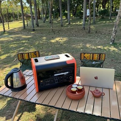 Hệ thống lưu trữ năng lượng 2200W Máy phát năng lượng mặt trời di động với nguồn cung cấp điện không bị gián đoạn