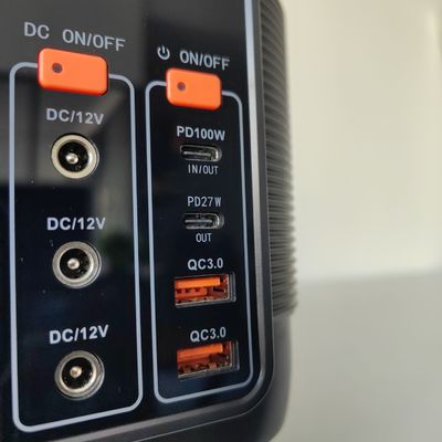 110/220V-50Hz/60Hz 2200W Máy phát điện mặt trời Nhà máy điện ngoài trời cho pin lithium S6