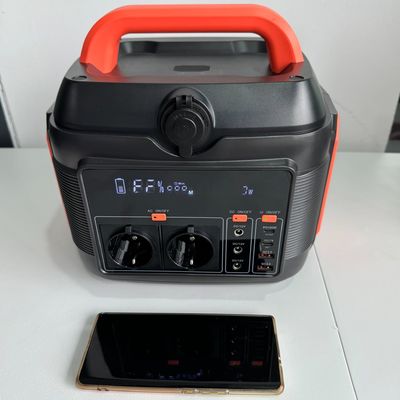 Máy phát năng lượng mặt trời khẩn cấp gia đình màu cam 600W với ổ cắm AC tiêu chuẩn quốc gia
