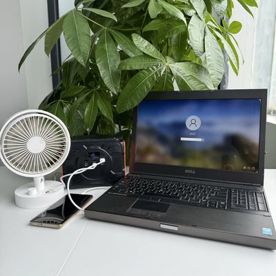 Trạm điện di động di động với đèn LED AC Điện áp đầu ra 110/220V-50Hz/60Hz 200W