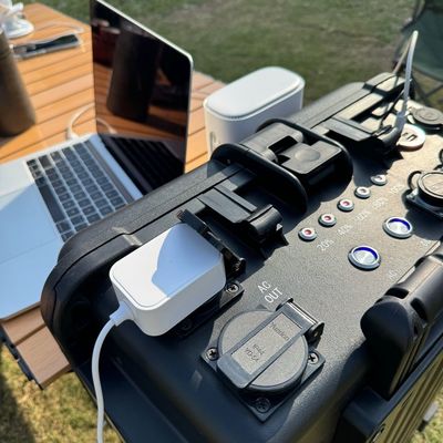 Đường kéo cầm tay tương thích ngoài trời với pulley 3000W Power Bank Máy phát năng lượng mặt trời LiFePO4
