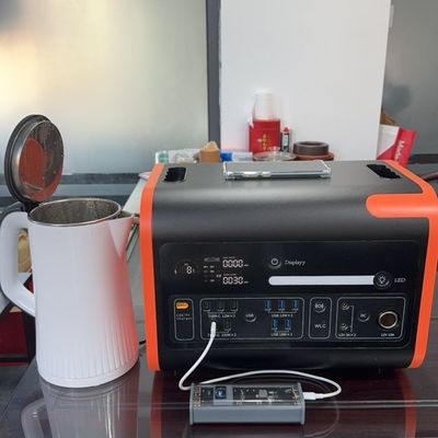 2200W/2048wh Trạm điện di động với thùng chống cháy và Inverter sóng sinus tinh khiết