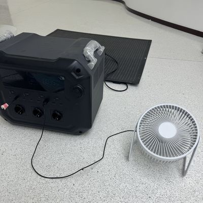 2500W AC Output 3600W Máy phát điện mặt trời Trạm điện di động cho cắm trại ngoài trời / RV