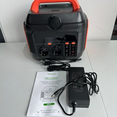 11W Đèn LED 220V / 110V AC Output 600W pin lithium cho nhà máy điện di động