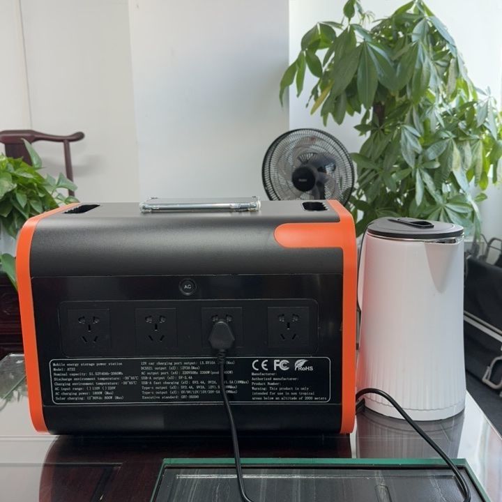 Loại C đầu ra LiFePO4 2200W Máy phát điện mặt trời Điện chính cho trạm cắm trại ngoài trời