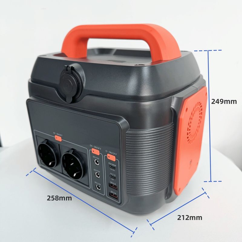 DC Output 12-13V 10A Đèn ưu tiên Cung cấp điện khẩn cấp Trạm điện di động