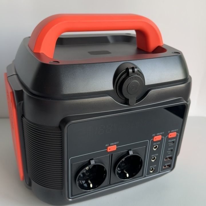 Máy phát năng lượng mặt trời dự phòng pin 600W cho cắm trại ngoài trời và trạm điện khẩn cấp